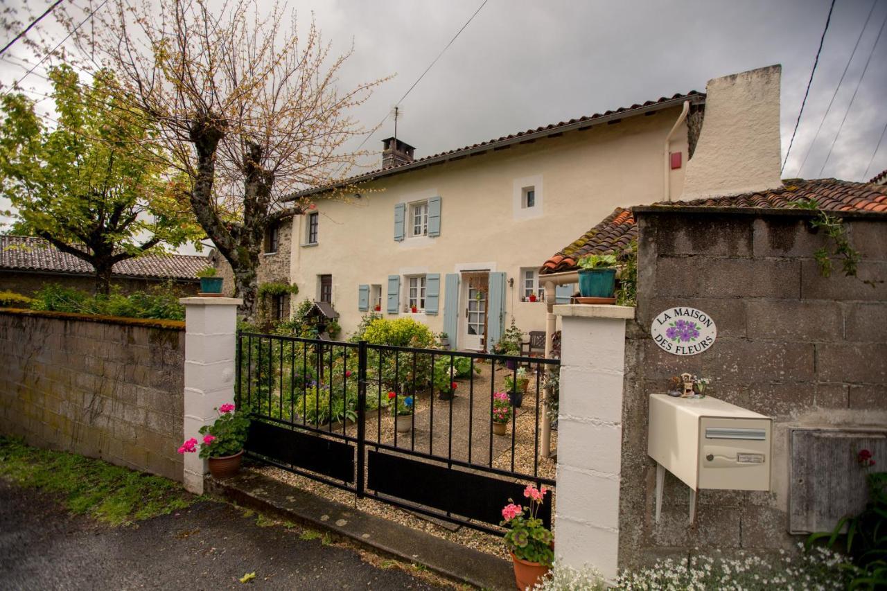 La Maison Des Fleurs Montembœuf Εξωτερικό φωτογραφία