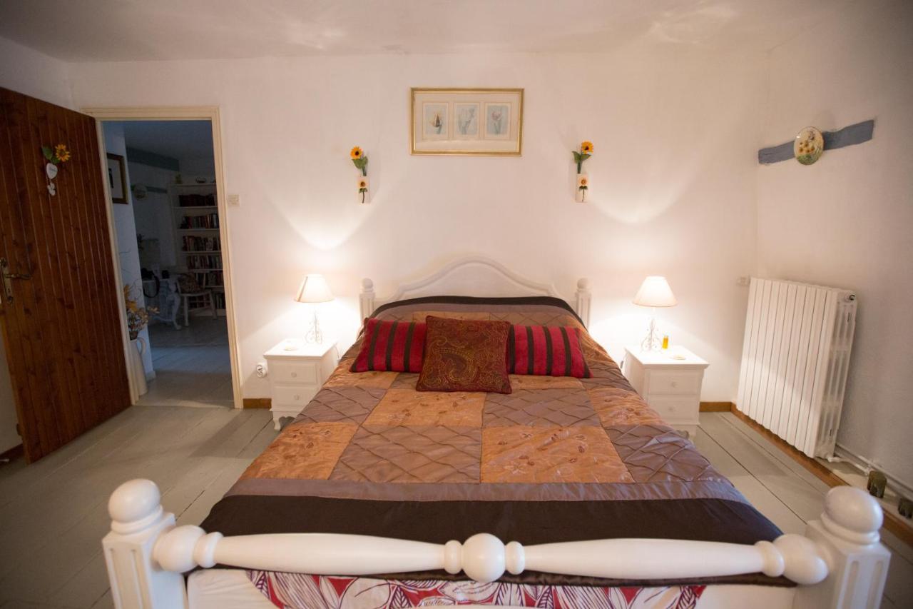 La Maison Des Fleurs Montembœuf Εξωτερικό φωτογραφία
