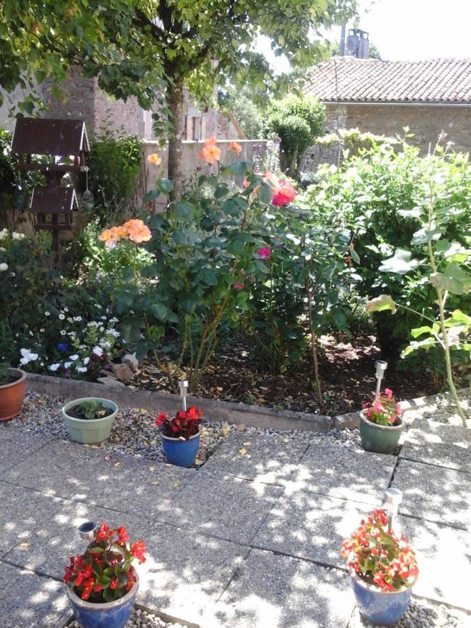 La Maison Des Fleurs Montembœuf Εξωτερικό φωτογραφία