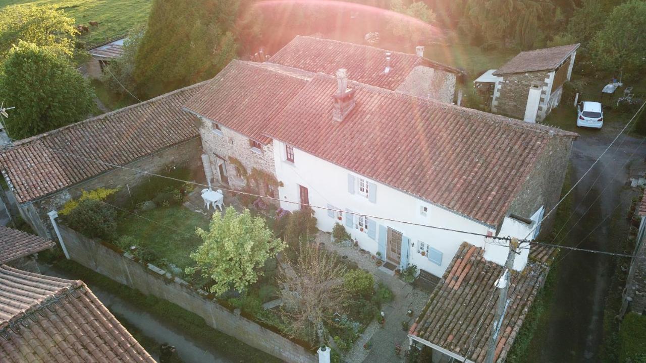 La Maison Des Fleurs Montembœuf Εξωτερικό φωτογραφία