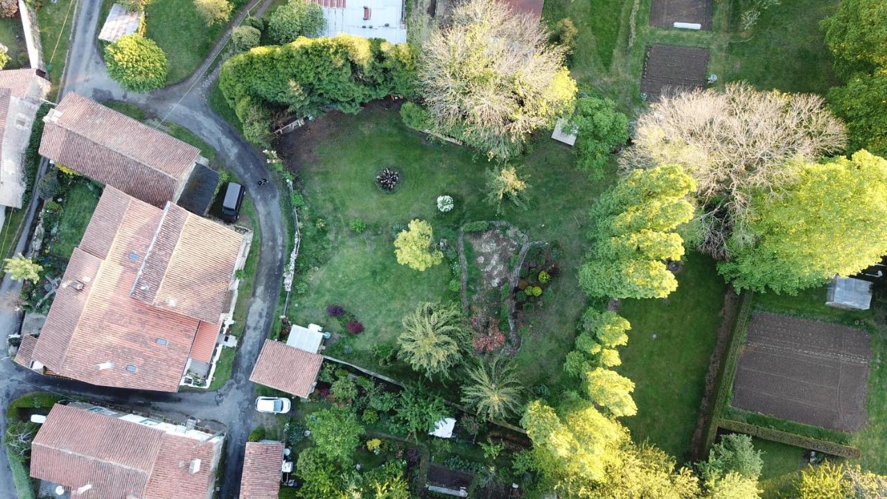 La Maison Des Fleurs Montembœuf Εξωτερικό φωτογραφία